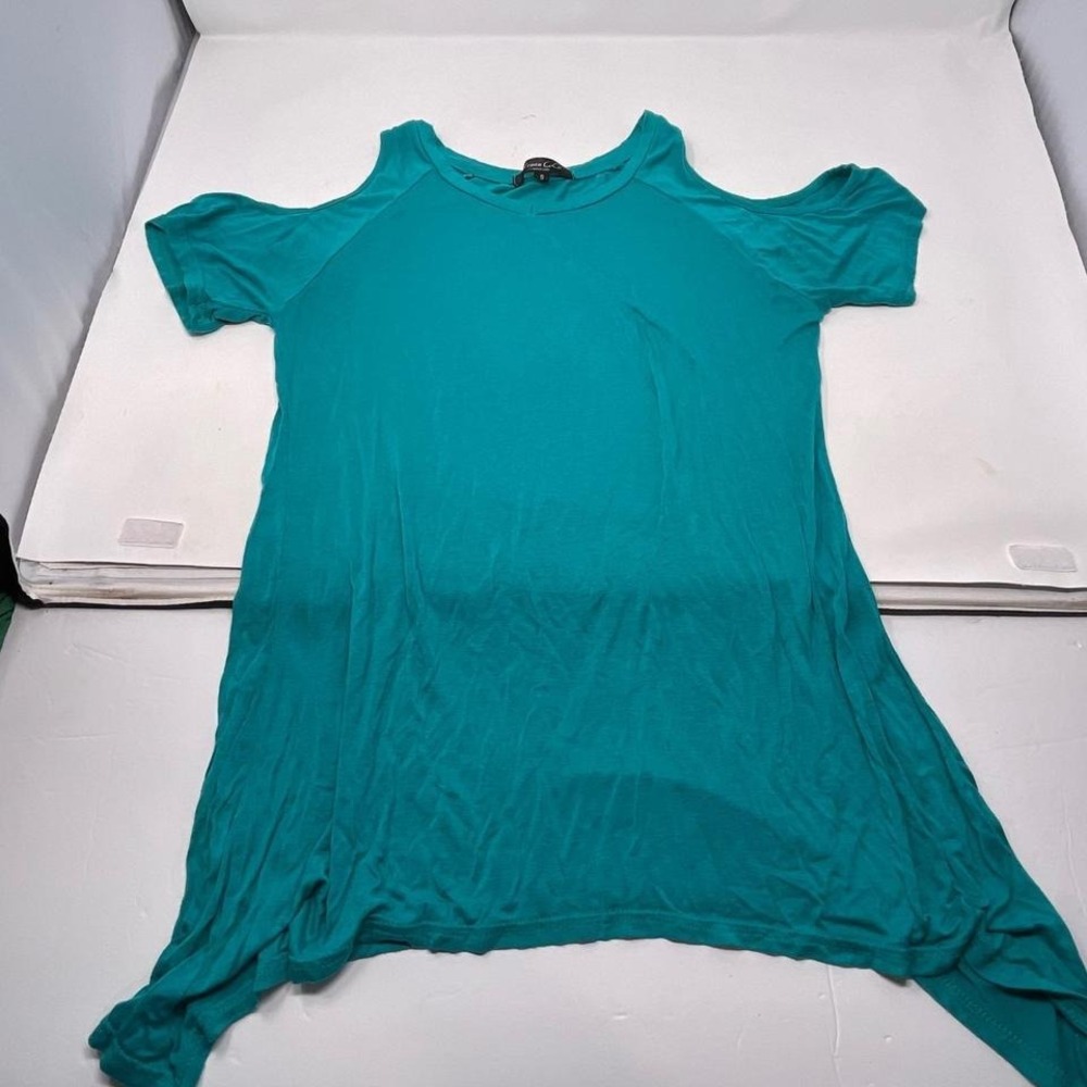 Urban CoCo Teal Cold Shoulder Shark Bite Hem Tunic Top V-Neck Short Sleeve Small